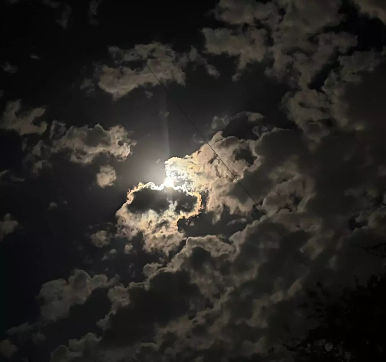 Пожарные тушат пострадавший от атаки БПЛА танкер в порту Ростова