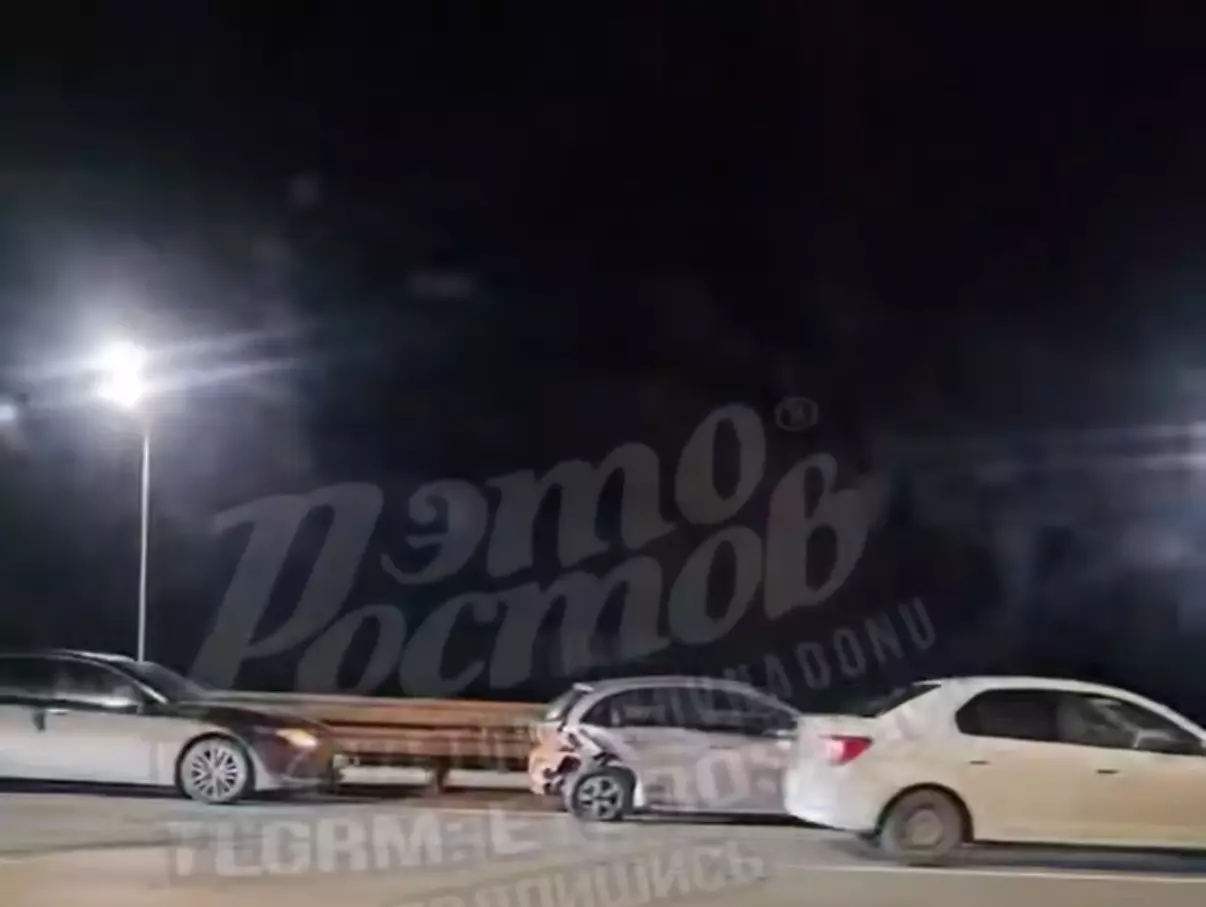 Очевидцы сообщают о массовом ДТП в Ростове