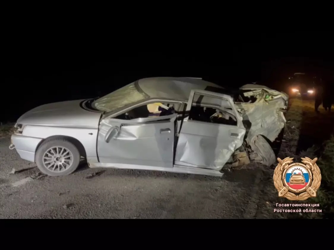 Багажник — всмятку: три человека получили травмы после ДТП в Ростовской области