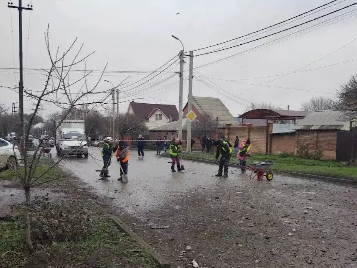 В Таганроге после атаки БПЛА минувшей ночью повреждено 24 частных дома