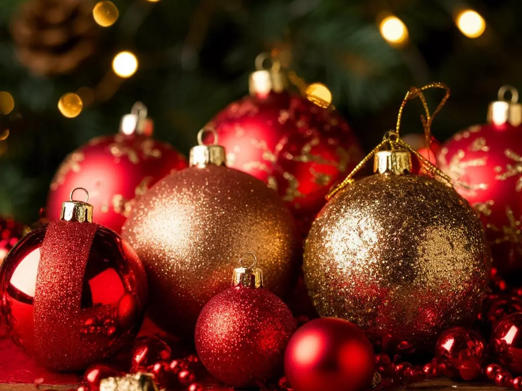 Врач из Ростовской области рассказала, чем могут быть опасны некачественные новогодние игрушки