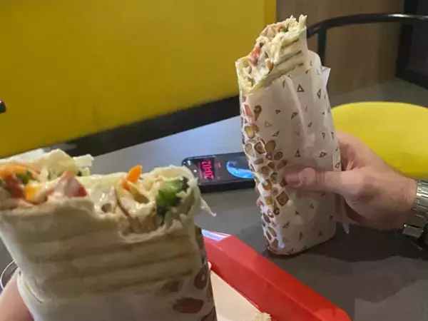 В Новочеркасске шаурму готовили из продуктов неизвестного происхождения