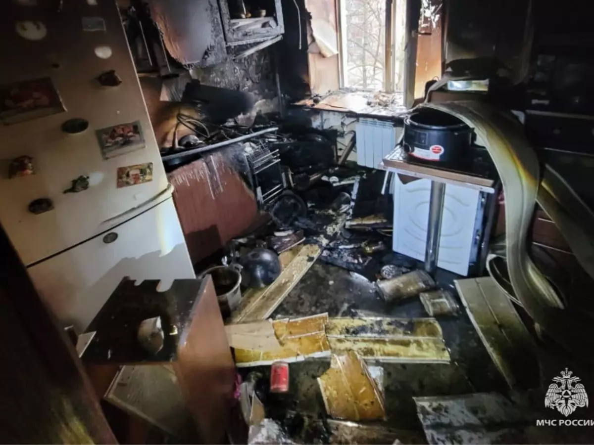 В Ростове 15 человек эвакуировали при пожаре в пятиэтажке