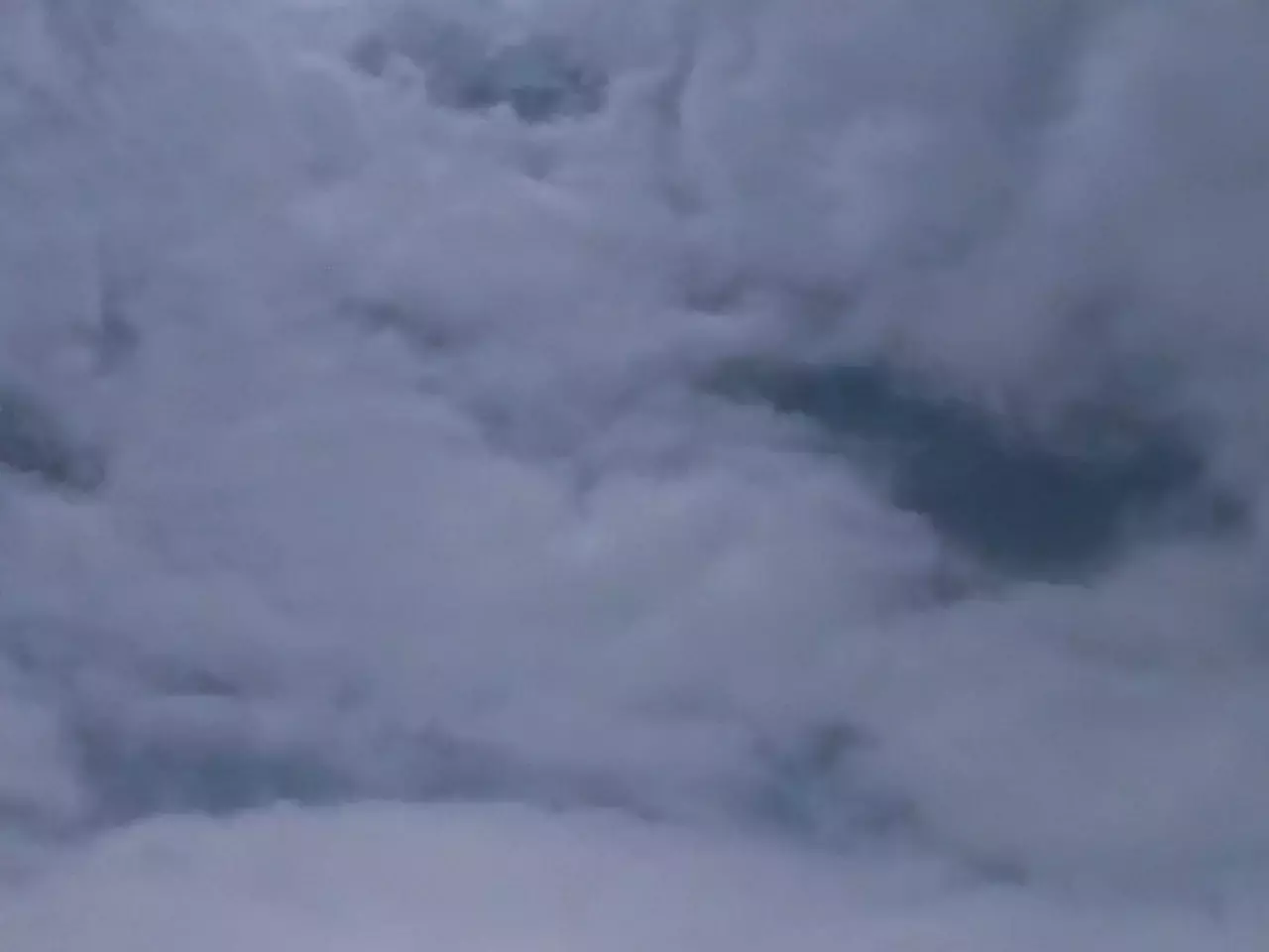 Юрий Слюсарь: в пяти муниципалитетах Ростовской области отразили атаку БПЛА.