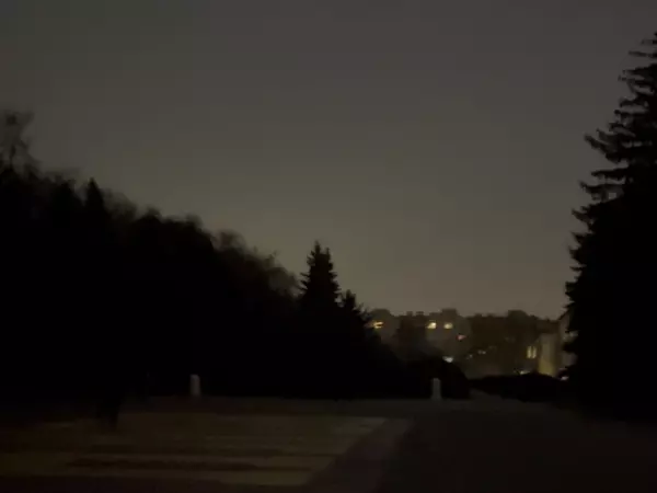 И днем и ночью в темноте и в холоде: тысячи жителей Батайска неделями сидят без света