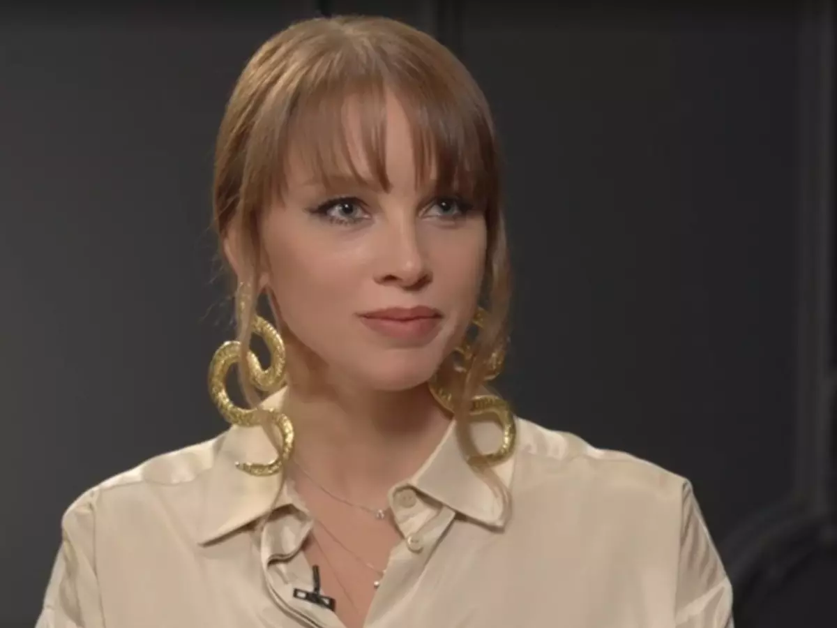 «Хотела облить кислотой»: Экс-супруга любовника Полины Дибровой угрожала ей расправой