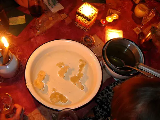 Рождество 2026 года: традиции, приметы и гадания на суженого