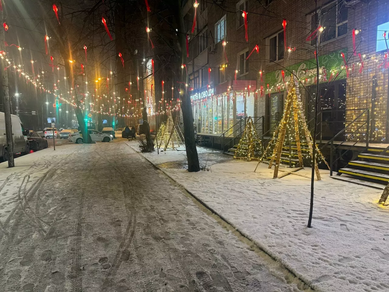 Ростов замело снегом 28 декабря: фоторепортаж