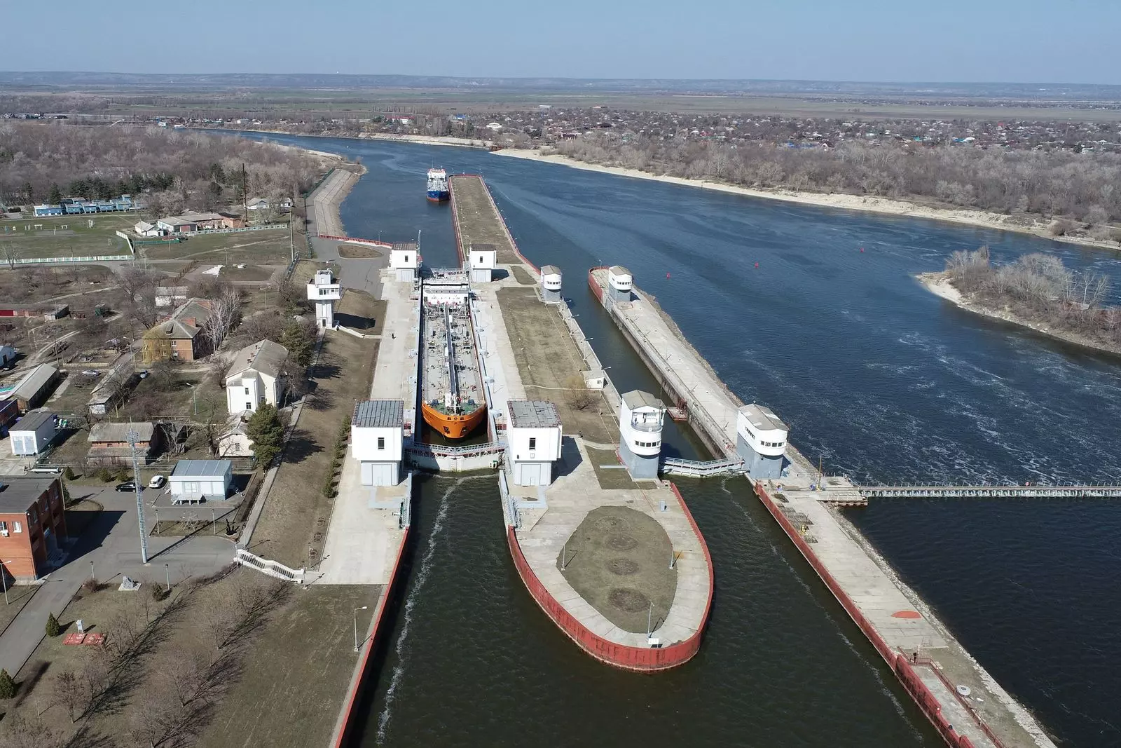 Между Ростовской областью и Мариуполем хотят запустить сообщение по морю