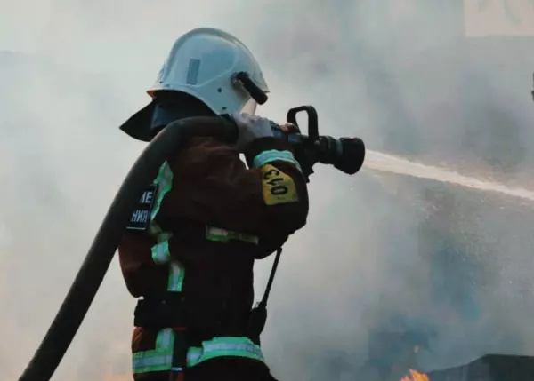 Фото к материалу: В Ростове при пожаре пострадал человек