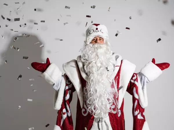 Фото к материалу: Дед Мороз проедет с праздничной программой по 12 маршрутам Ставрополя