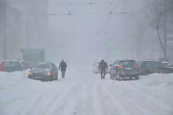 Фото к материалу: Водителей Ростовской области предупредили о снеге на автодороге М-4