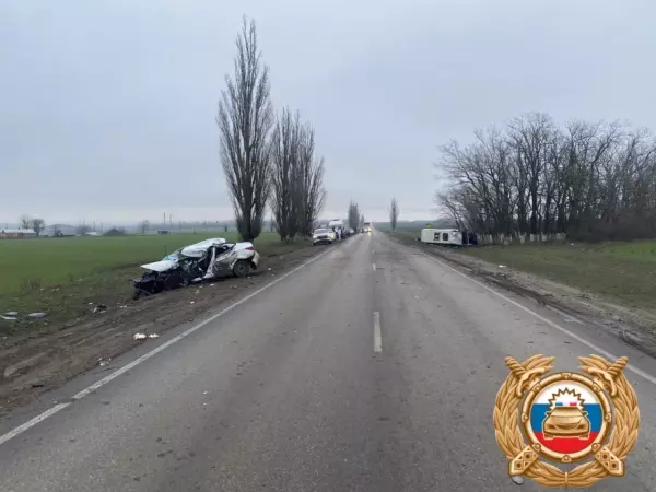 Фото к материалу: Груда металлолома: в Ростовской области в массовом ДТП с грузовиком пострадали три человека