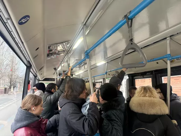 Фото к материалу: Ехали как селедки в банке: ростовчанка пожаловалась на переполненные автобусы вне часов пик