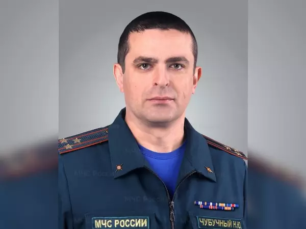 Фото к материалу: Врио главы МЧС Дона: припаркованные авто мешают подъезду пожарных машин в Ростове