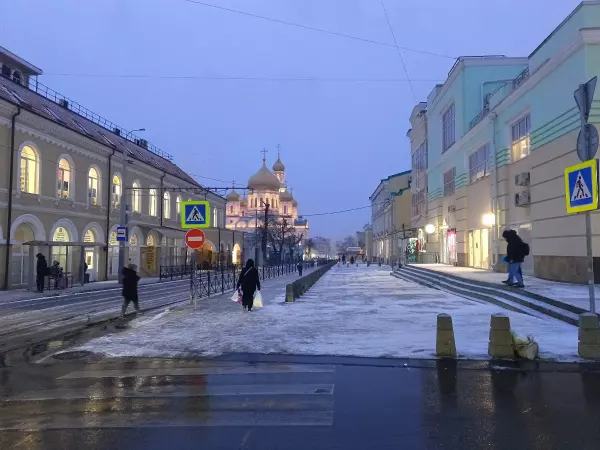 Фото к материалу: Ростов замело снегом вечером 26 декабря