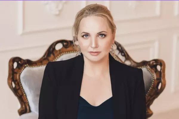 Фото к материалу: Что надеть на Новый год: модный эксперт из Ростова дал советы по выбору праздничного наряда