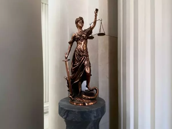 Фото к материалу: В Ростове арестовали экс-начальника военного объекта по подозрению в получении крупной взятки