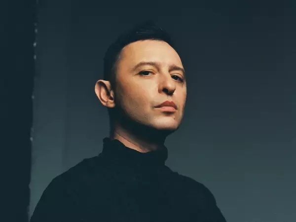 Фото к материалу: Певец Рома Зверь не придет на презентацию собственной выставки в Ростове