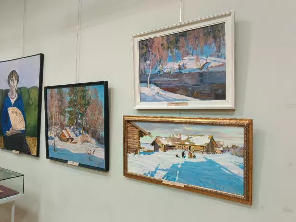 Фото к материалу: «Зима. Цвет синий»: в Ростовском областном музее изобразительных искусств открылась последняя выставка этого года