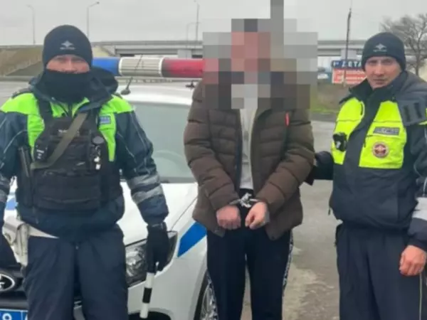 Фото к материалу: В Ростовской области задержали мужчину, угнавшего автомобиль в Ставрополе