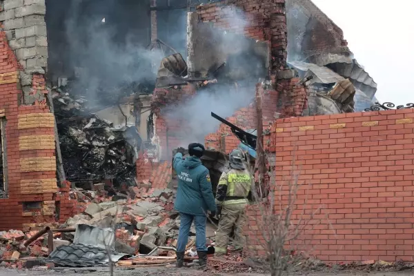 Фото к материалу: В Батайске простились с погибшей в ночной атаке БПЛА на город 18 декабря
