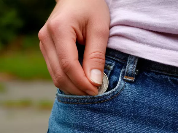 Фото к материалу: Ростовчанам порекомендовали положить монету в карман в Данилов день