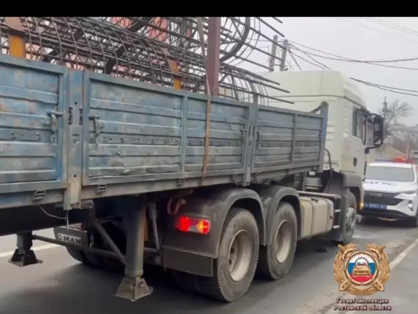 Фото к материалу: Погибла на месте: фура насмерть сбила пешехода-нарушителя в Ростовской области