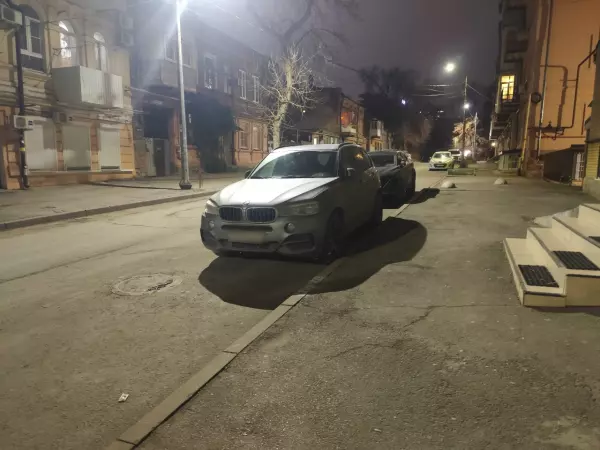 Фото к материалу: В Ростове назвали улицы, где будут фиксировать нарушителей за неправильную парковку