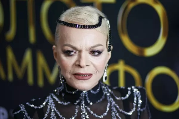 Фото к материалу: Эффект Долиной: россияне «отменяют» Ларису Долину из-за скандала с квартирой