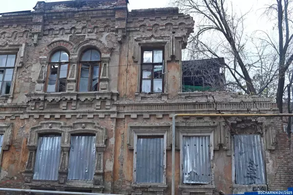 Фото к материалу: Реставрировать нечего: градозащитники ужаснулись состоянием дома Гудермана в Ростове