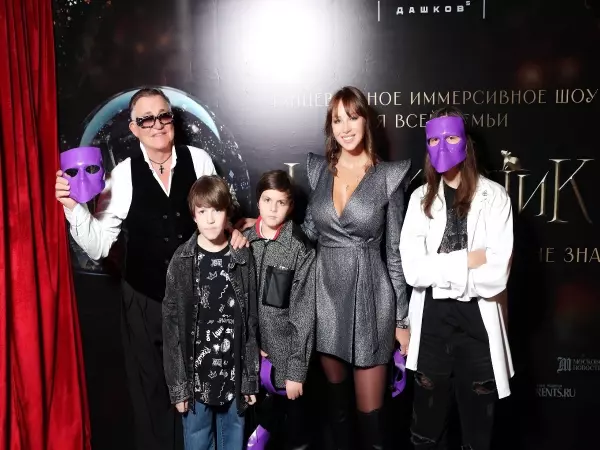 Фото к материалу: Полина и Дмитрий Дибровы купили 15-летнему сыну квартиру с видом на Москву-реку