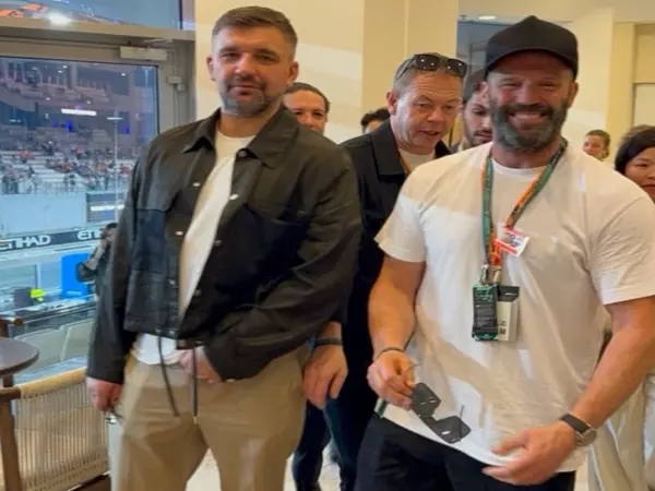 Фото к материалу: Две легенды: рэпер Баста встретился с Джейсоном Стетхемом