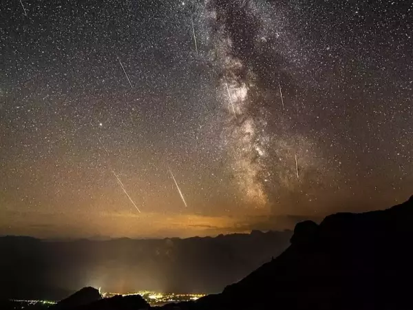 Фото к материалу: Суперлуние и метеорный поток Геминиды увидят жители Ростовской области в декабре