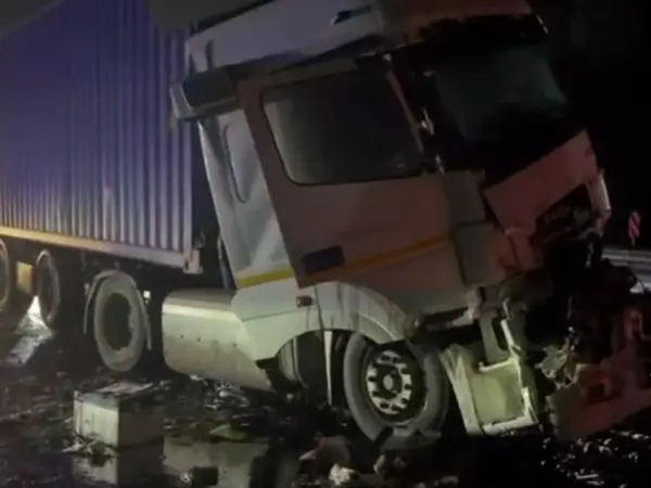 В Аксайском районе погиб 63-летний водитель в ДТП с большегрузами