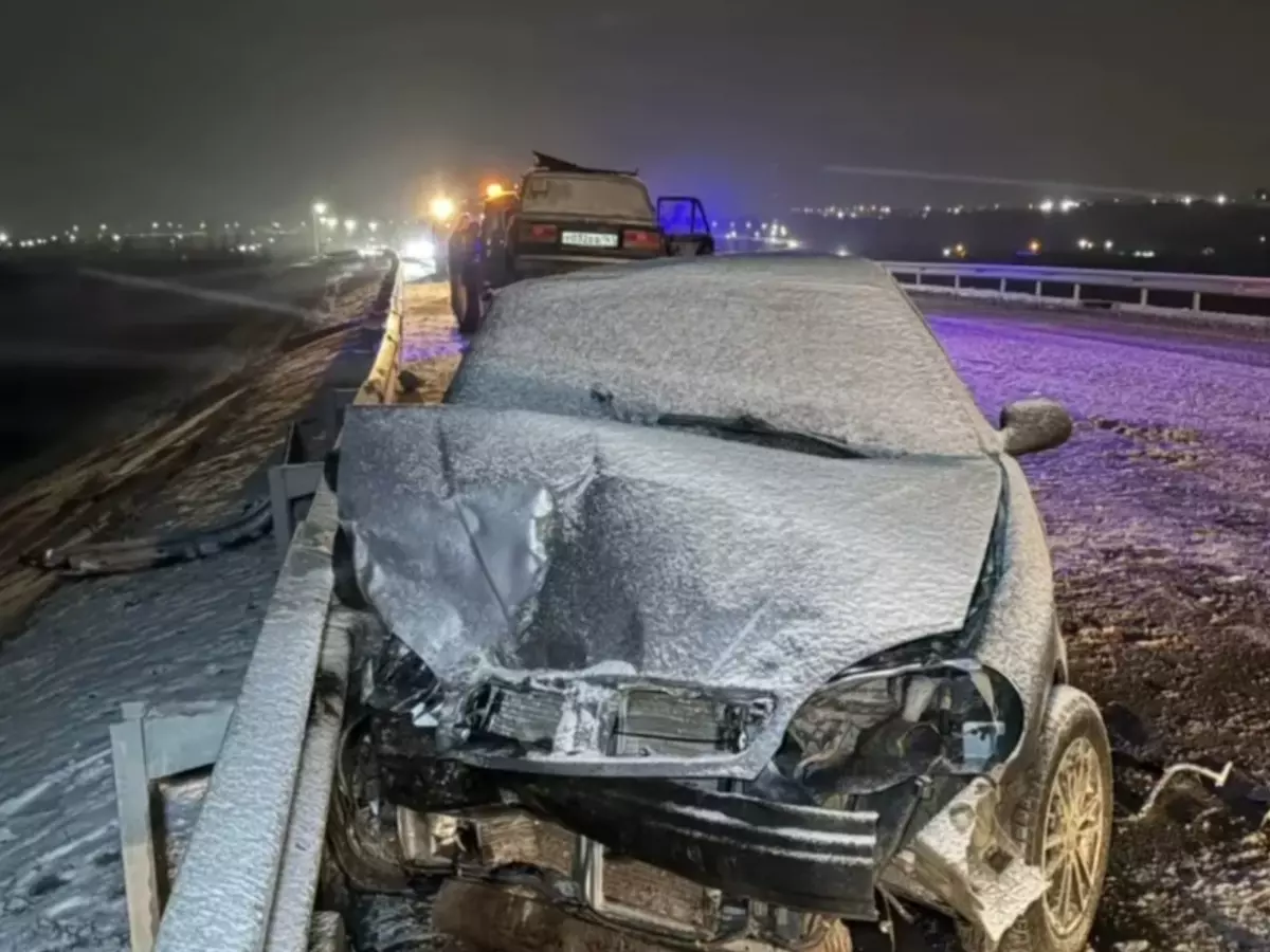 Трое детей и двое взрослых пострадали в страшном ДТП на трассе в Ростовской области