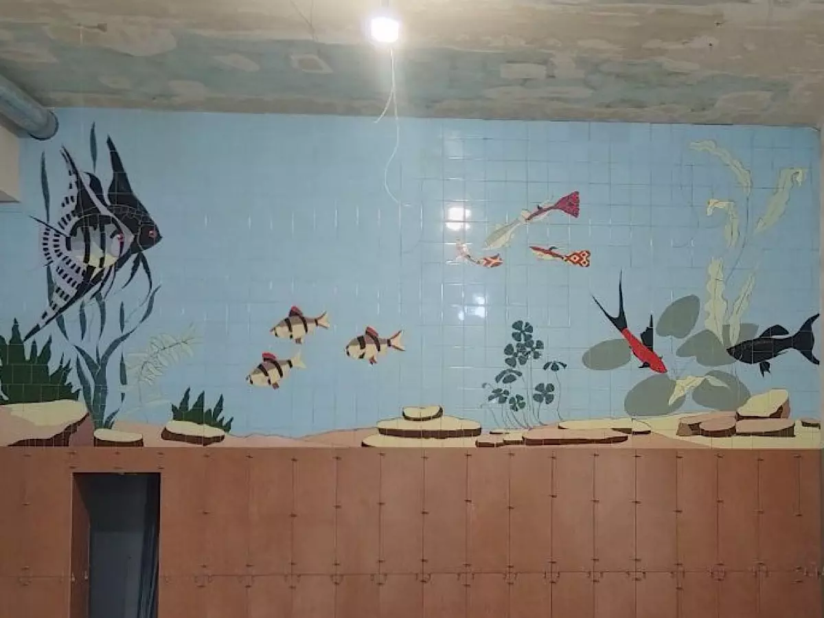 В Ростове в бывшем зоомагазине отреставрировали уникальное мозаичное панно