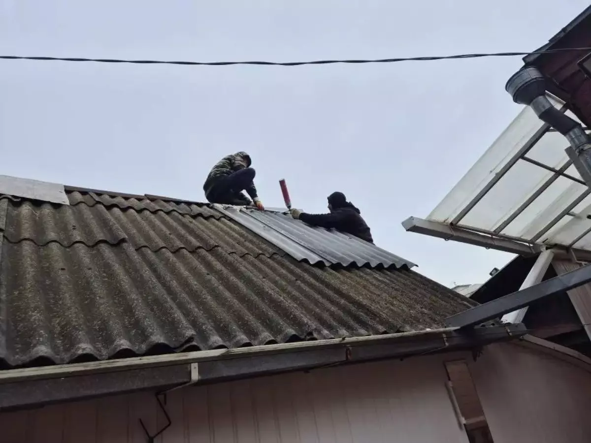 В Ростове из-за непогоды несколько домов получили повреждения