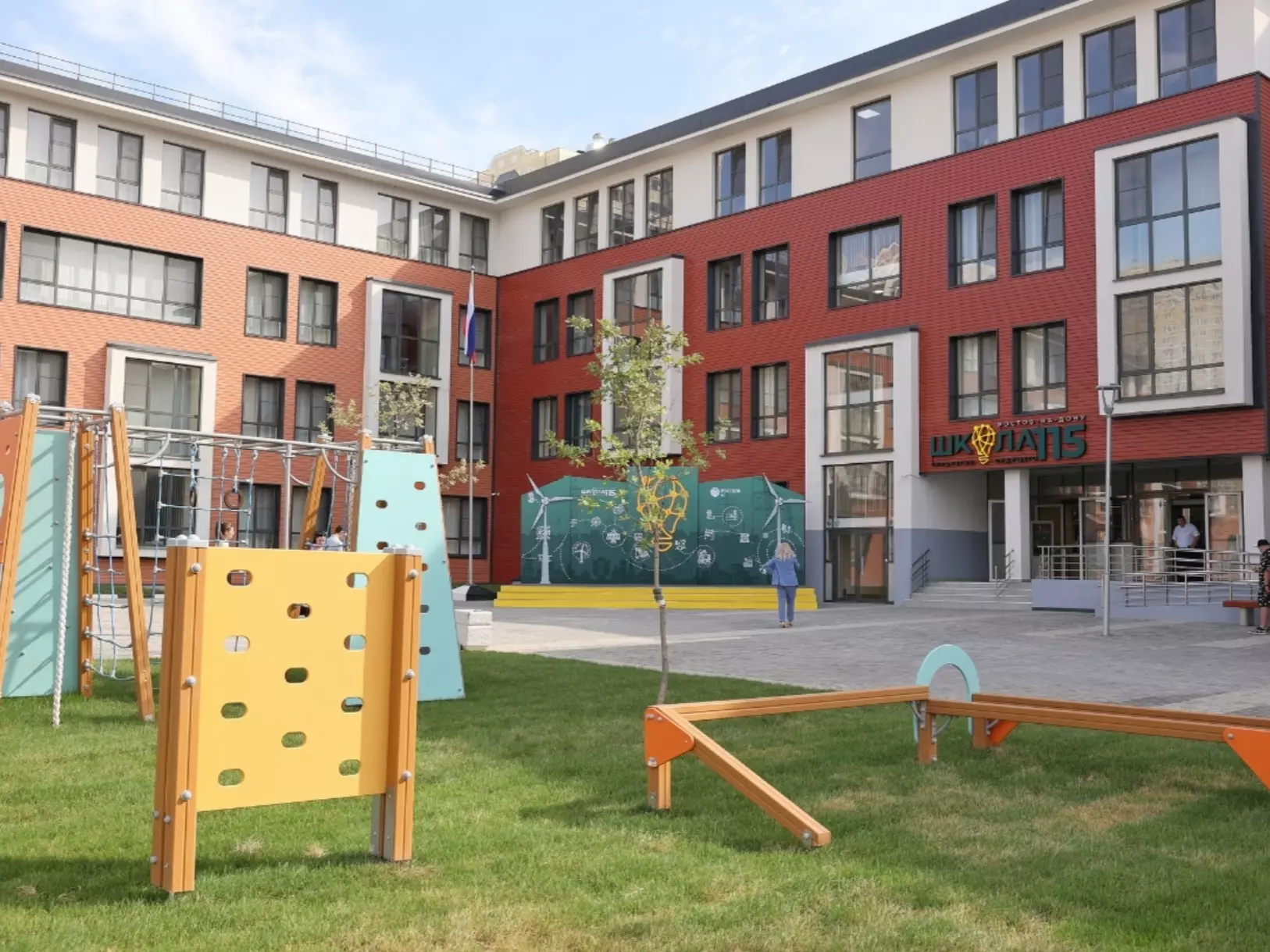 В каждой третьей школе Ростовской области не платили законные надбавки учителям