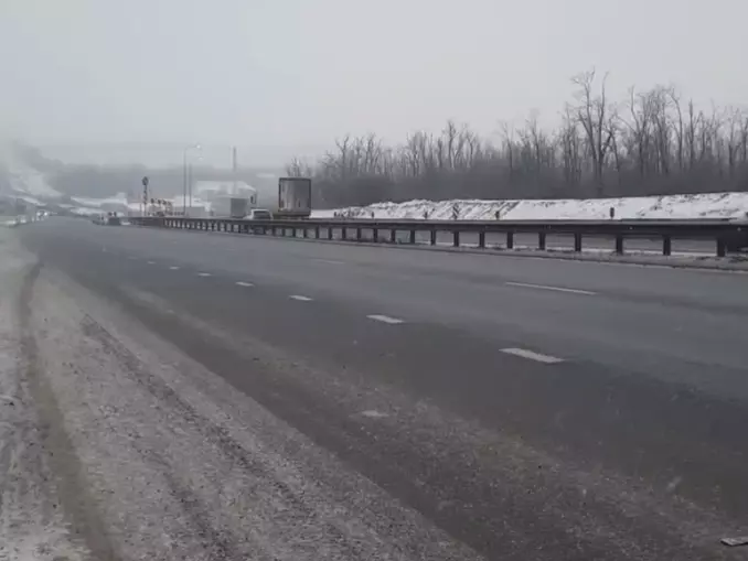 Метель и гололед: донских автомобилистов предупредили о непогоде на дорогах