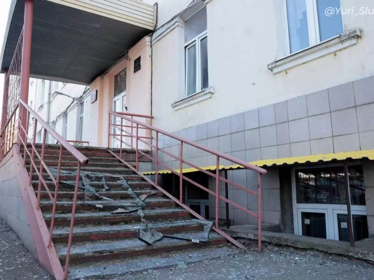 Более 20 квартир и машины повреждены после атаки БПЛА на Таганрог