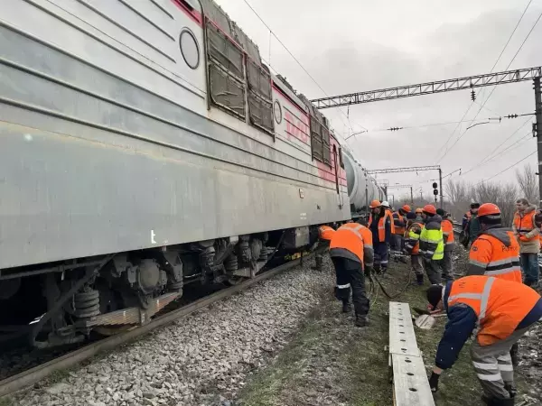 Под Ростовом поезд Адлер - Москва сбил насмерть мужчину