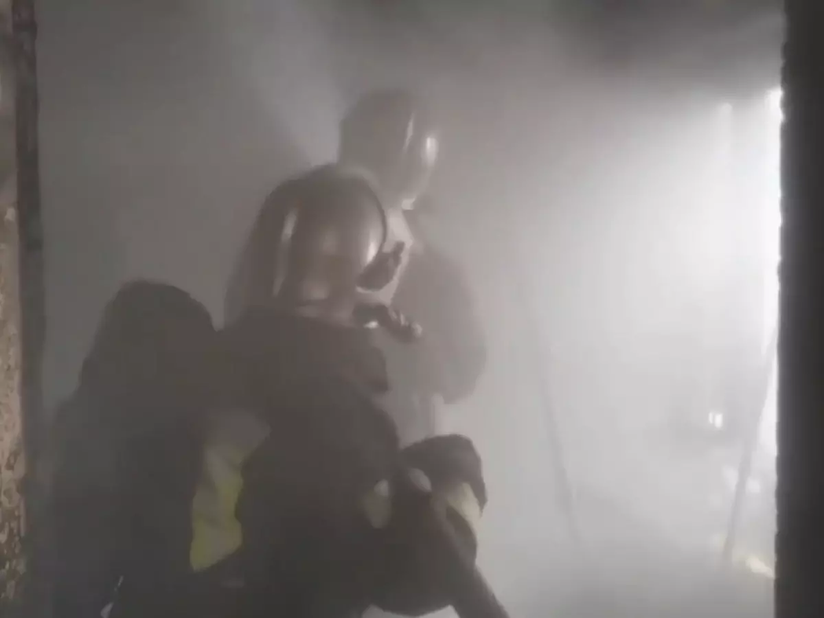 В Ростове из-за пожара в квартире эвакуировали жителей многоэтажки 