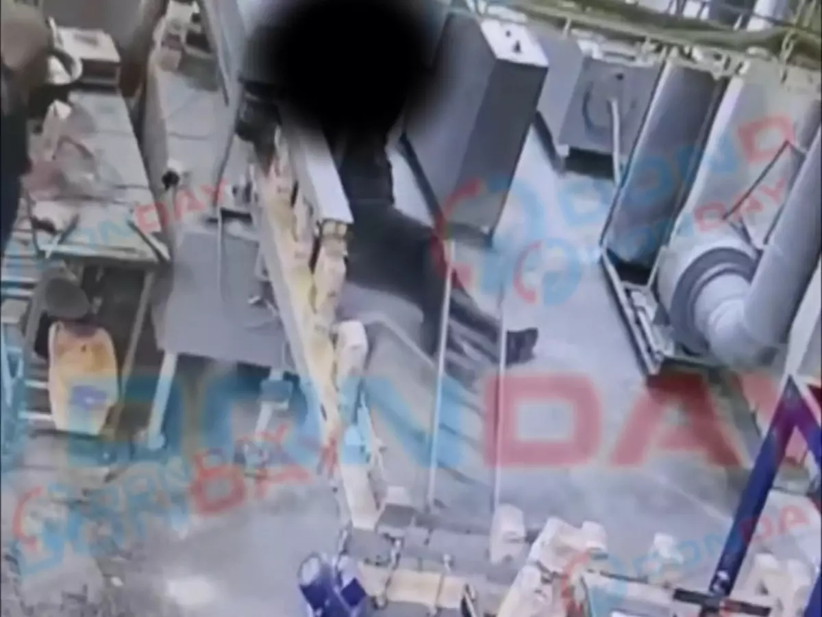 На заводе в Таганроге раскаленный клей расплавил рабочему пах