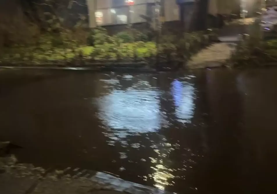 В Ростове улицу Журавлева затопило после сильного дождя