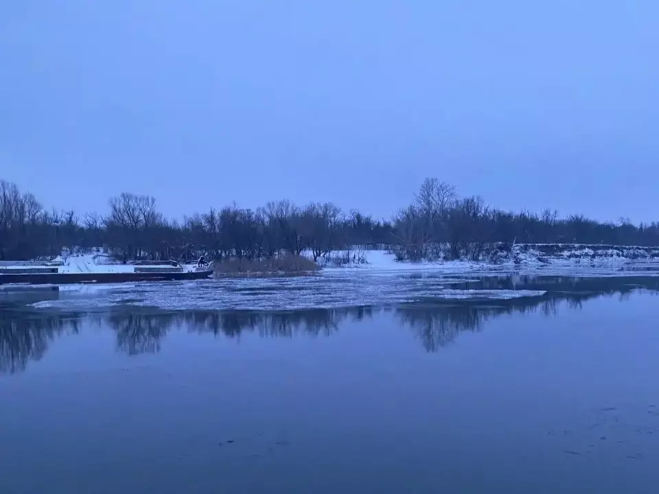 В Семикаракорском районе приостановлена работа паромной переправы