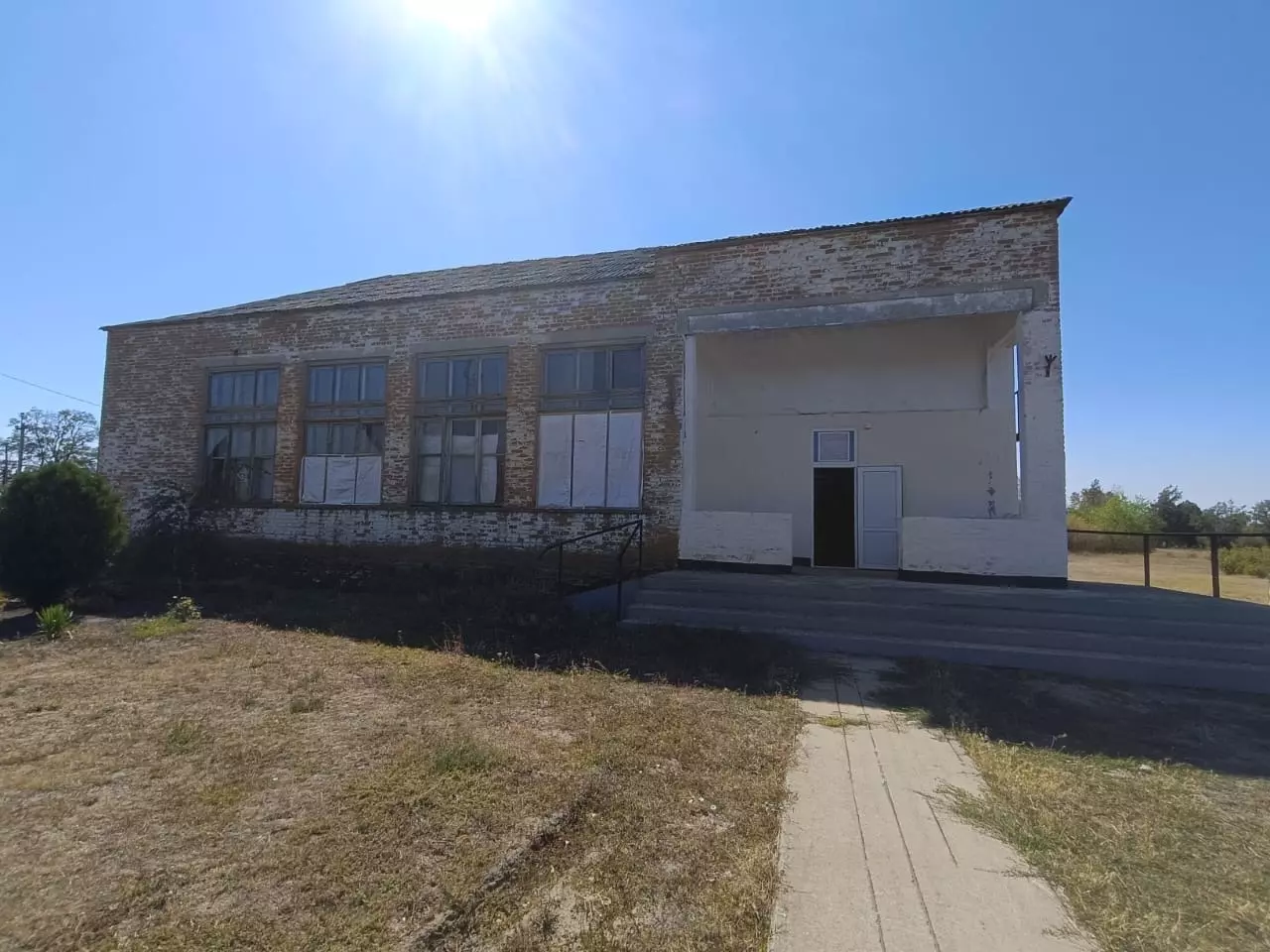 Сельский клуб в Азовском районе могут закрыть из-за аварийности и отсутствия денег на ремонт