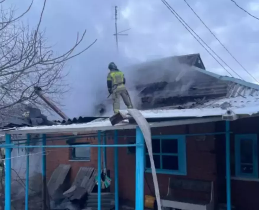 В Волгодонске в первый день нового года сгорел дом