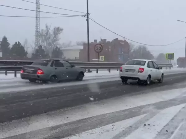 Фото к материалу: В Ростовской области из-за сильного снегопада наряды ДПС усилят патрулирование