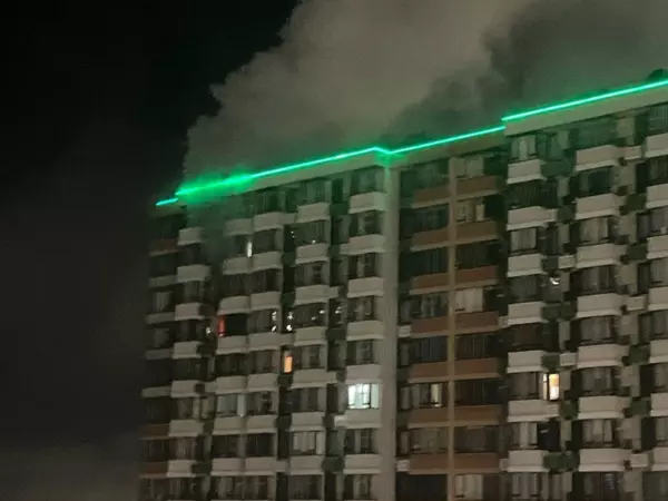 Фото к материалу: В Ростове в многоэтажном доме на Нансена сгорела квартира